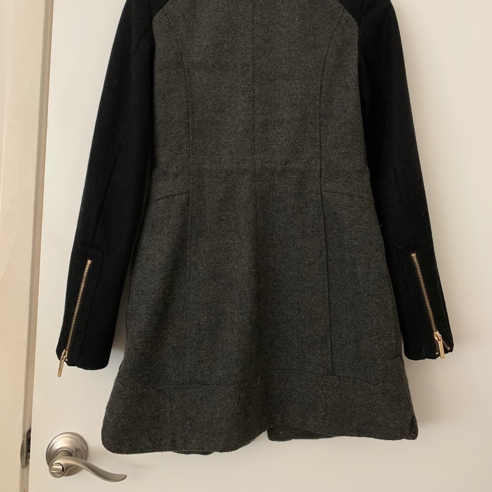 Laundry Coat - image 8
